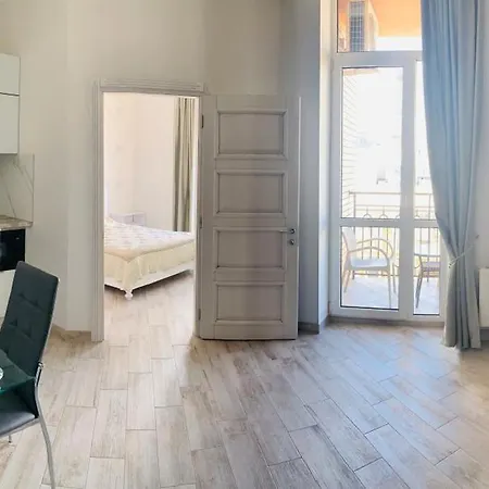 в аркадии с видом на море ,2спальни,балкон Appartement