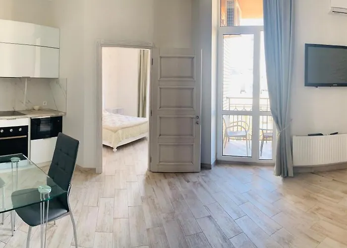 в аркадии с видом на море ,2спальни,балкон Appartement